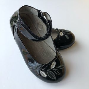 See Kai Run Waverly Skimmer in Black Patent